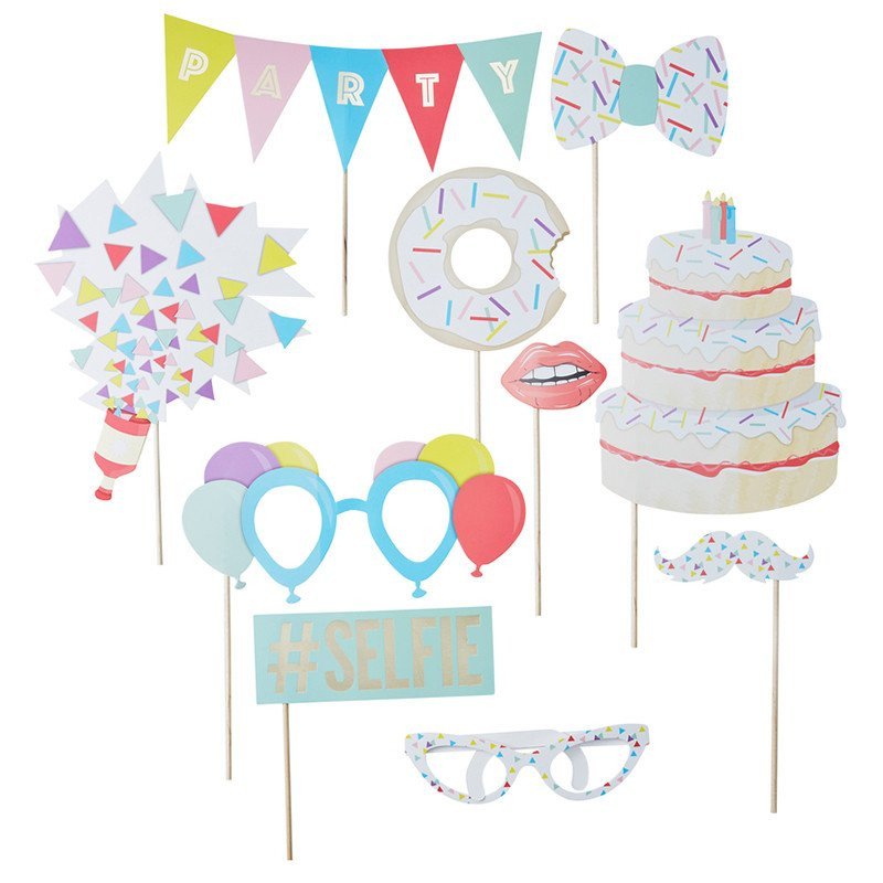 Kit photobooth multicolore sur fond blanc