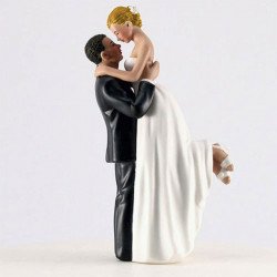 Figurine couple romance peau mate