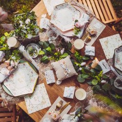 Guirlande Pivoines & Eucalyptus sur table