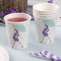 Gobelets baby shower purple sur une table (x8)