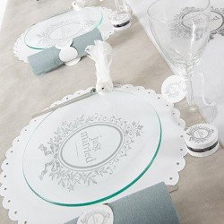 Boite dragées blanc "Just Married" sur une table de mariée au thème "just married" (x6)