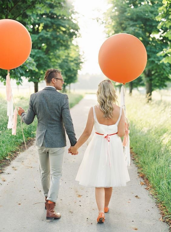 animation mariage ballons ronds geants orange