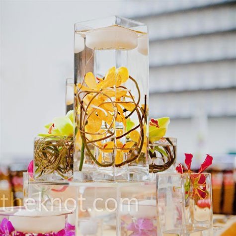 centre de table jaune pour mariage tropical