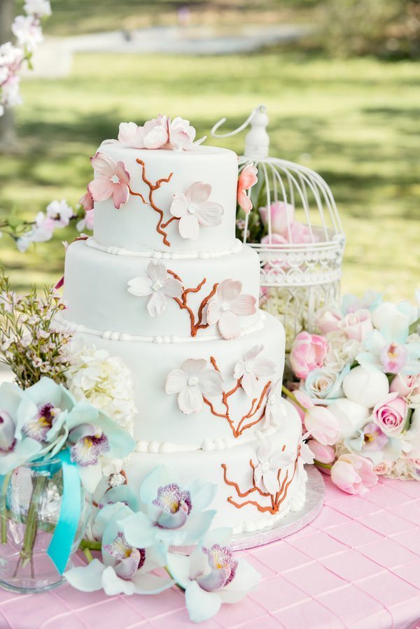 gateau de mariage champetre decor japonais fleurs de ceririser