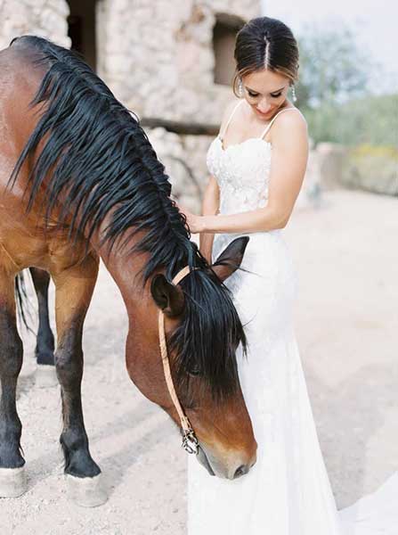 mariage-original-désert-cheval-mariée