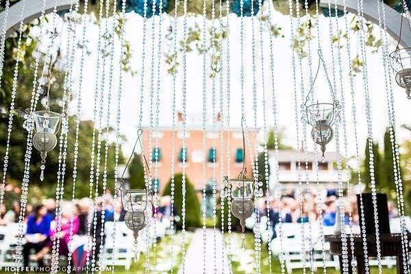 Rideau de perles de diamants, ceremonie de mariage exterieur