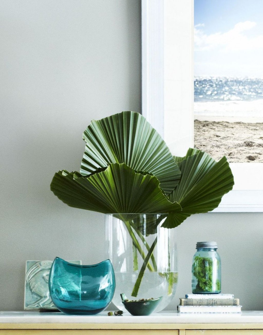 Comment Créer un Vase Décoré de Feuille Tropicale?